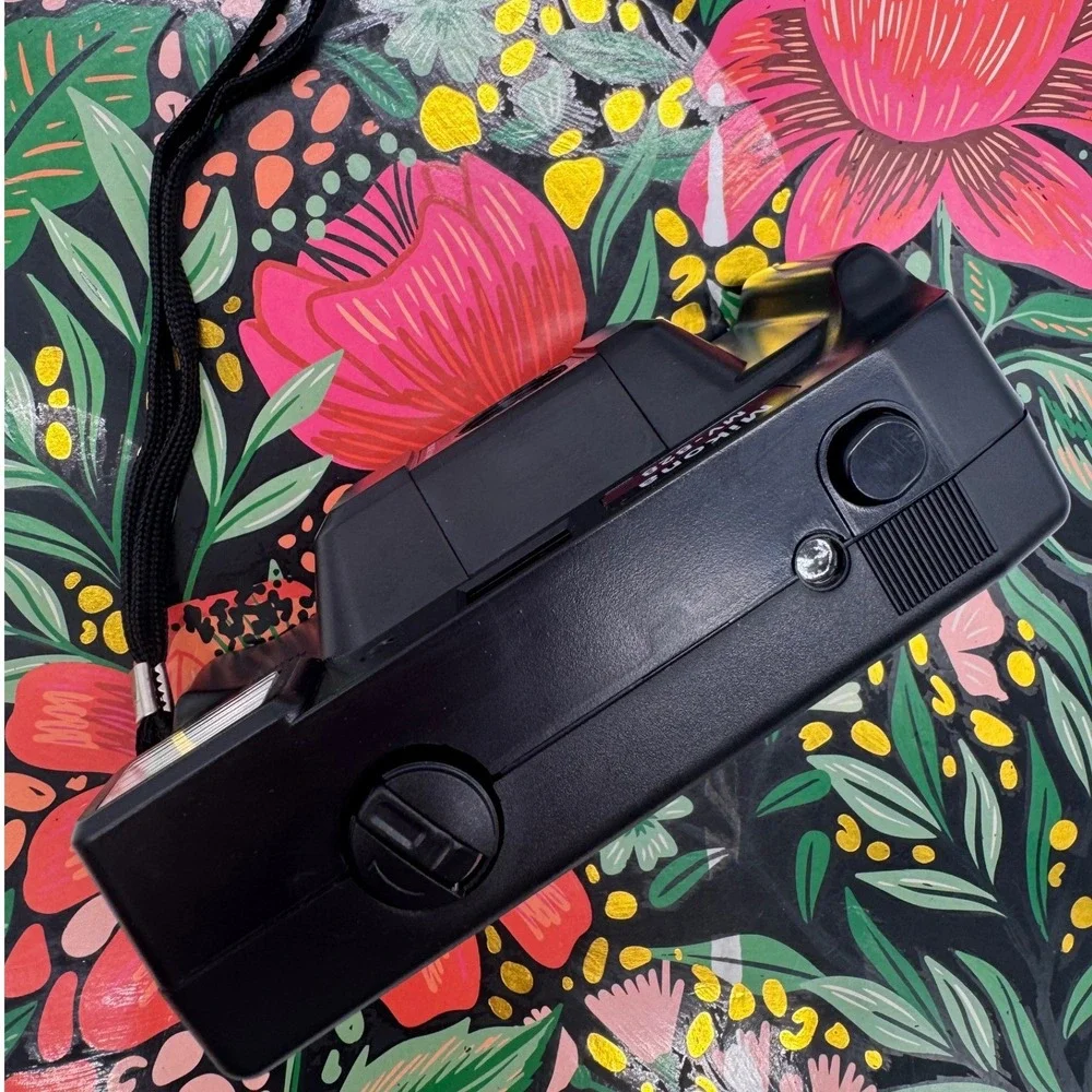 Mikona MV-828 35mm Film Camera Focus Free f5.6 Lens Built-in Flash Black Vintage